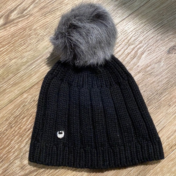 UGG Accessories - NWOT UGG Rib Knit Beanie with Pom Pom
